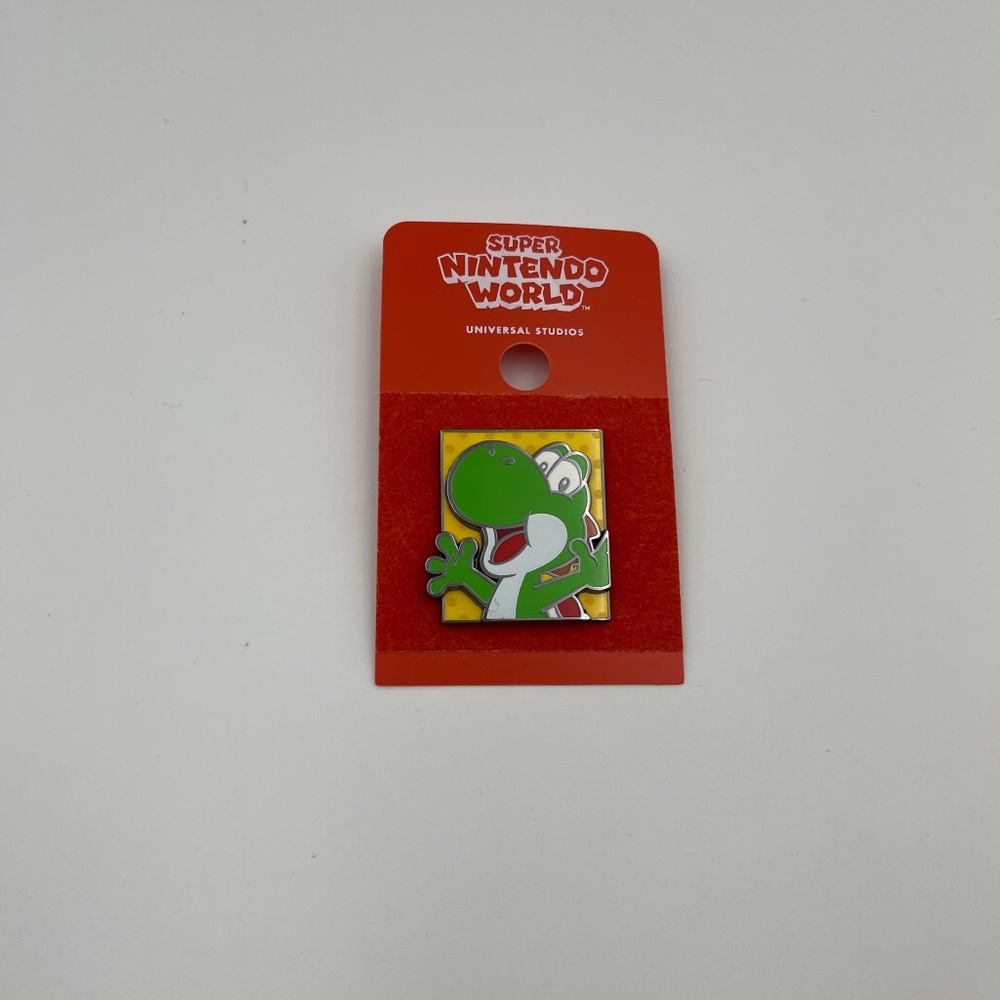 NEW Super Nintendo World Yoshi Collector Pin Universal Studios Hollywood